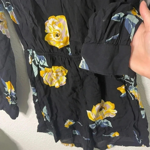 ☀️Volcom Romper - Picture 3 of 4